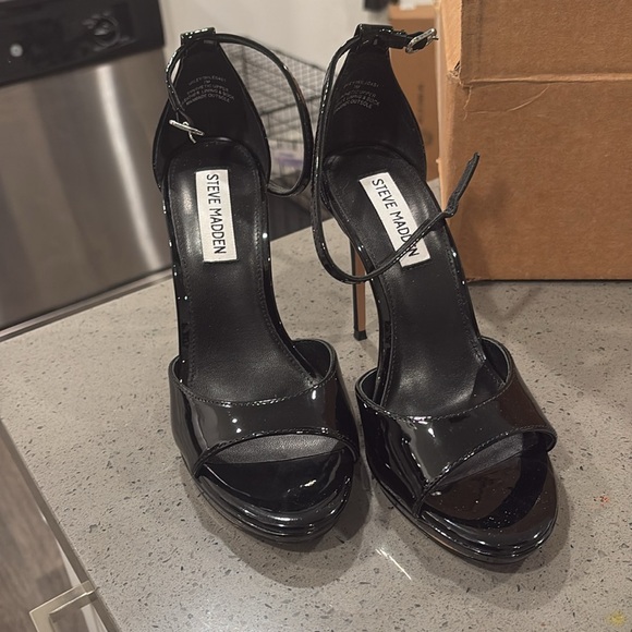 Never worn - Picture 2 of 3